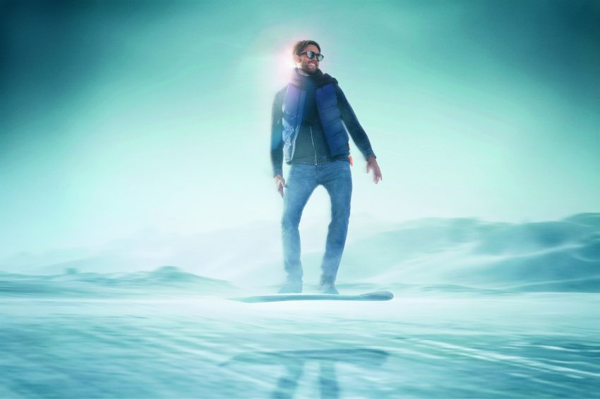 silhouette outfit homme veste sans manche avec écharpe Pioneer Automne hiver 2022 sur un surf 